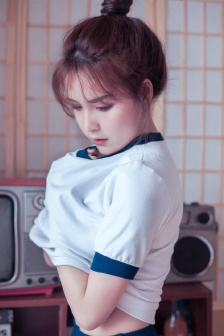 美女诱惑